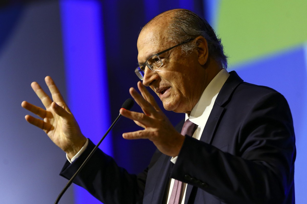 Alckmin defende que dólar a R$ 5 é mais 'competitivo' e 'ninguém pode reclamar' | Brasil e Política