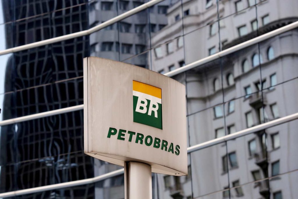 Petrobras confirma renúncia de Efrain da Cruz ao conselho