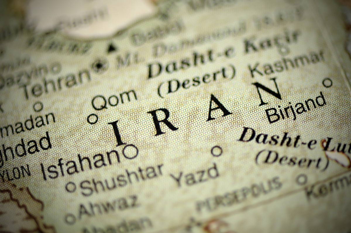 Escalada de conflito entre Irã e Israel e pistas sobre o futuro dos juros marcam a sexta-feira | Bolsas e índices