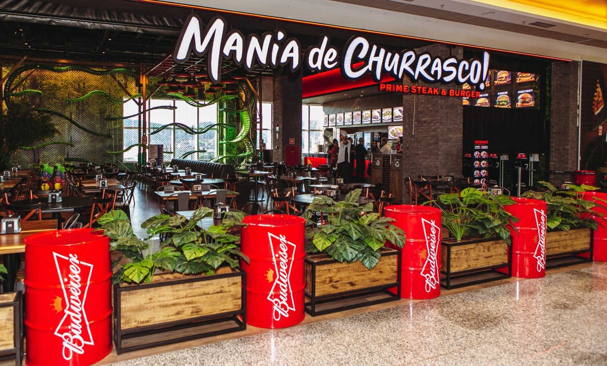Mania de Churrasco! fatura R$ 526 milhões e dobra aposta em franquias de restaurantes com salão | Franquias
