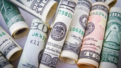 Dólar opera perto da estabilidade, cotado a R$ 5 | Moedas e Juros