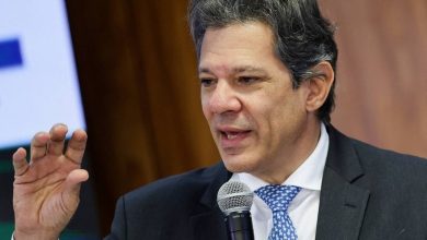 Centrais sindicais pressionam Haddad por isenção total de impostos sobre PLR