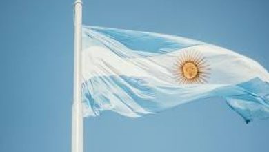Fitch eleva nota da Argentina após sinais de recuperação econômica e desinflação