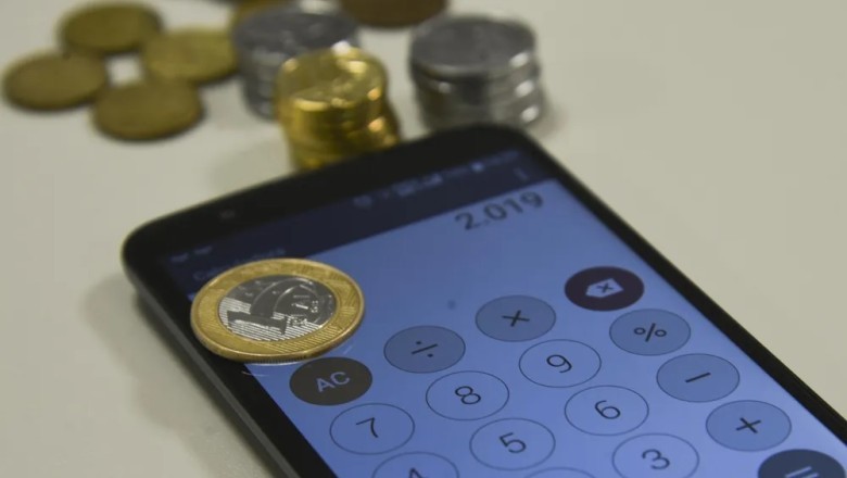 IGP-10 tem leve queda de 0,01% em maio puxado por minério, diesel e milho